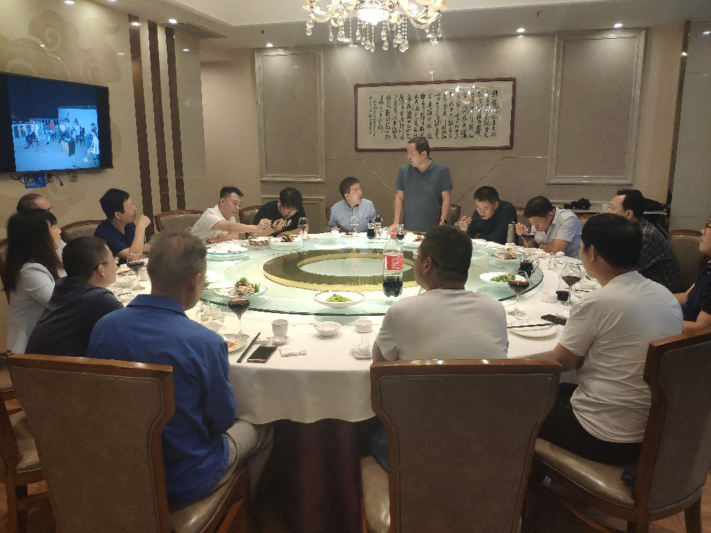 馬行千里，不洗塵沙。(圖1)